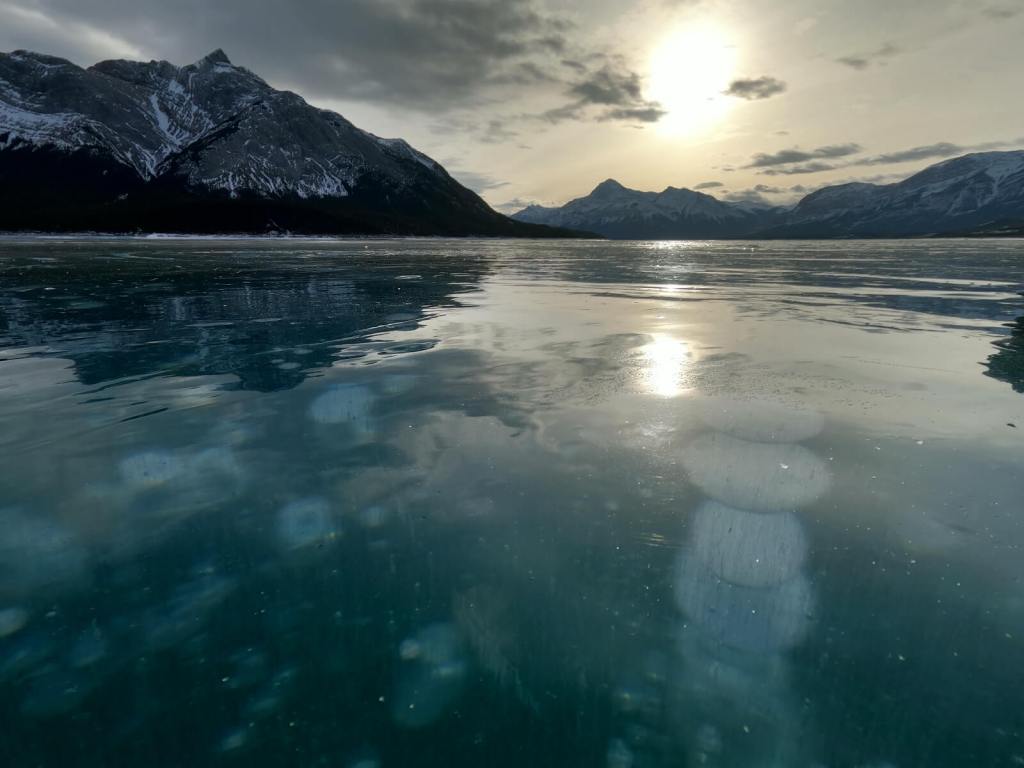 Bubbles am Abraham Lake