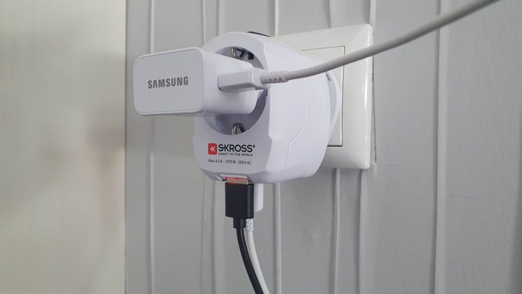 Weltreiseadapter S-Kross