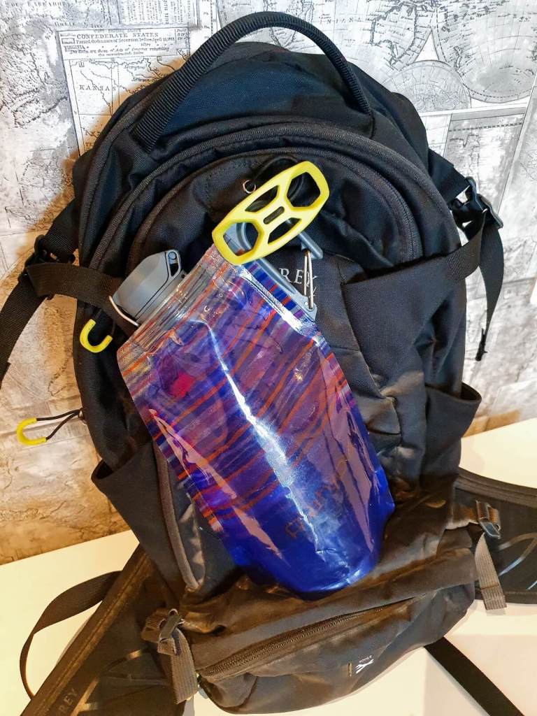 Platypus Duolock Softbottle am Rucksack