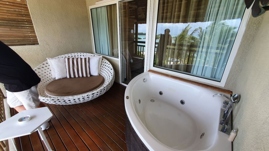 Balkon Couple Privilege Suite Zilwa Attitude