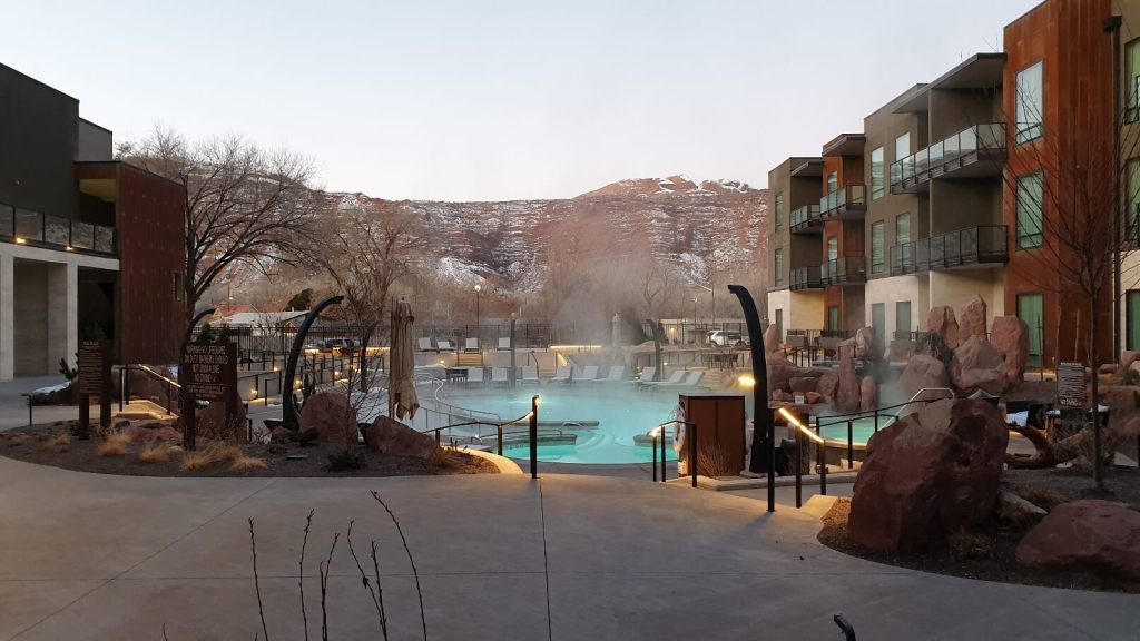 Pool Bereich im Hoodoo Moab, Curio Collection by Hilton