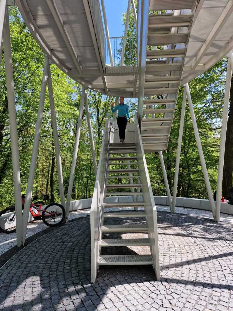 Die Treppen vom Hardtbergturm in Königstein