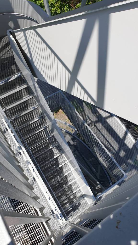 Abstieg vom Hardtbergturm