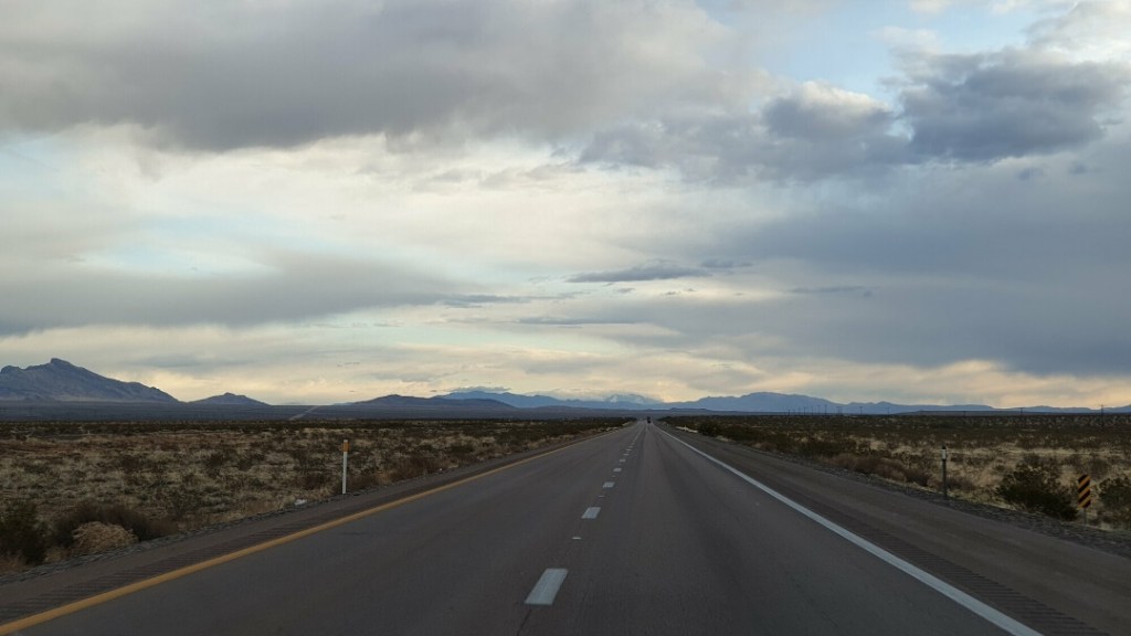 Weite Straßen wohin das Auge reicht bei der Rundreise durch die USA