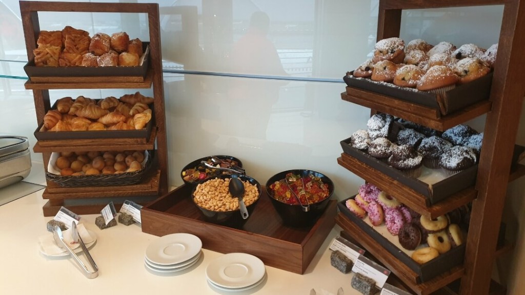 Maple Leaf Lounge Air Canada