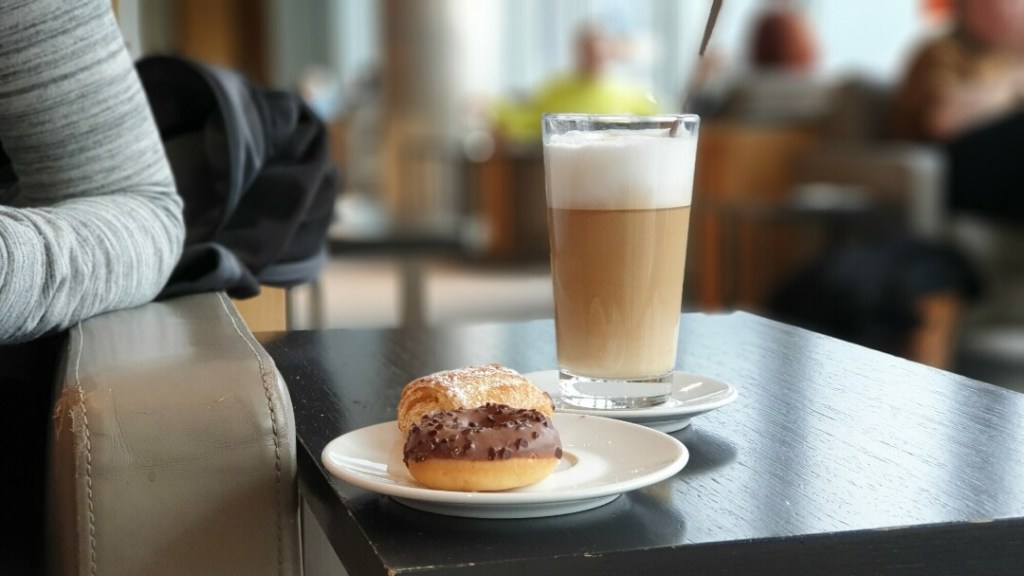Maple Leaf Lounge Air Canada