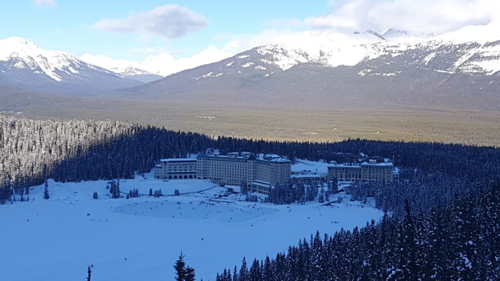 Black vom Fairview Lookout auf den See und das Hotel