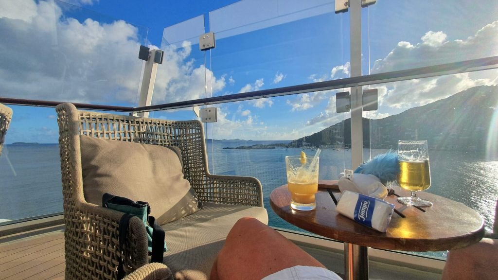 Nach dem Landausflug Tortola, Blick auf die Küste vom Schiff