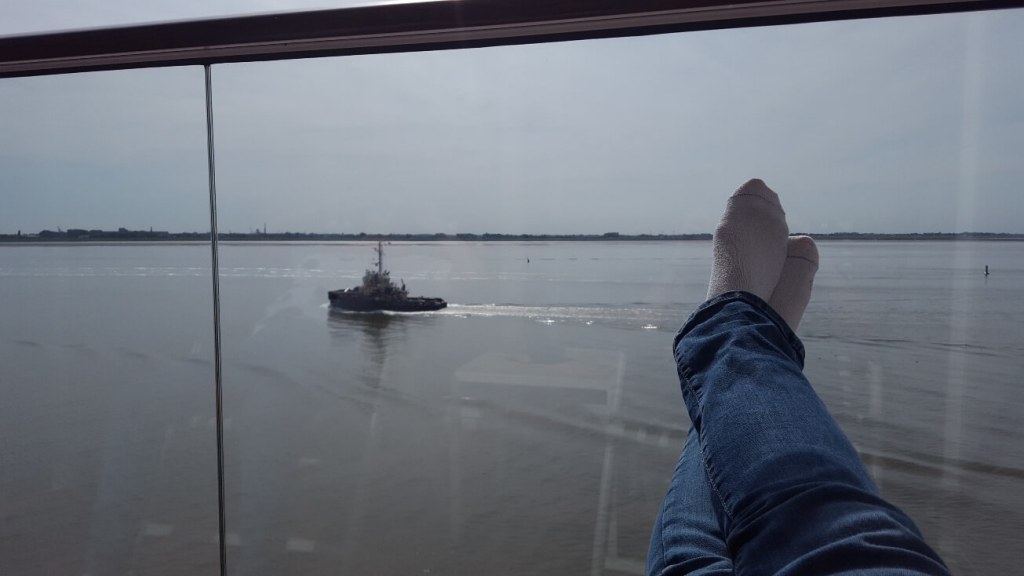 Chillen auf dem Balkon bei der Kreufahrt Norwegen