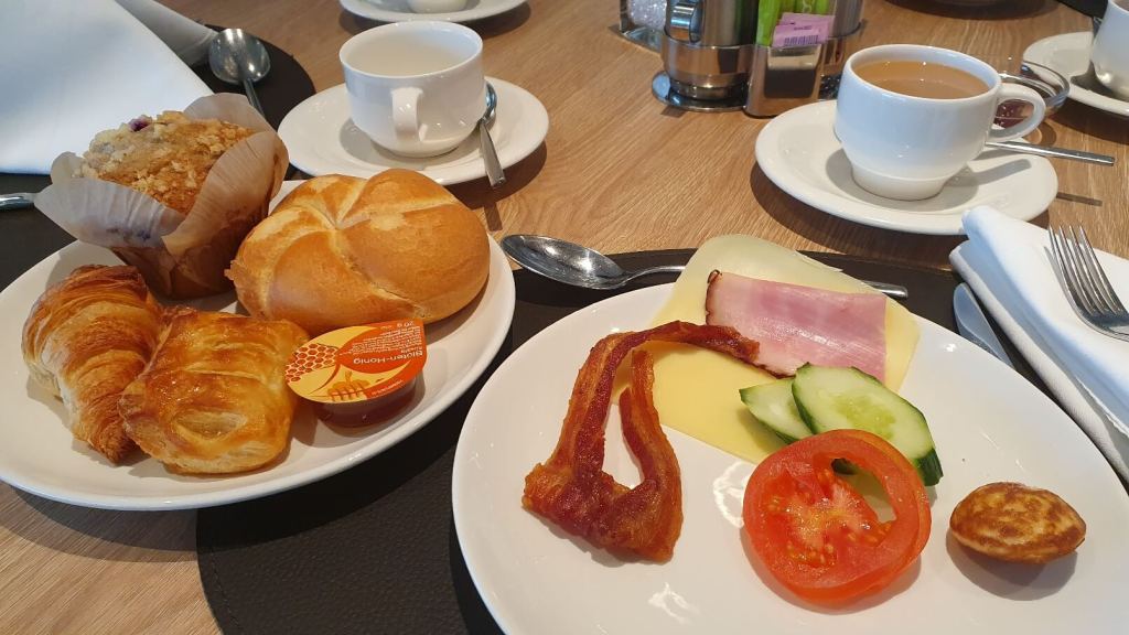 Frühstück im Riverside der Viva Two 7 Viva Cruises Restaurants