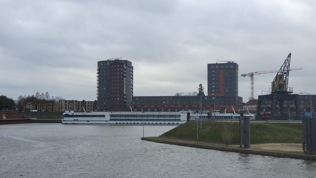 Einfahrt nach Nijmegen mit der Viva Cruises