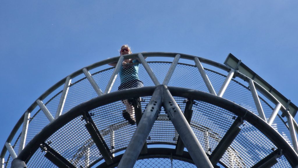 Yvonne von Chefintravels auf dem Atzelbergturm