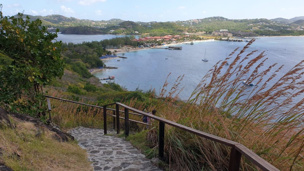 Blick vom Fort Rodney auf die Rodney Bay