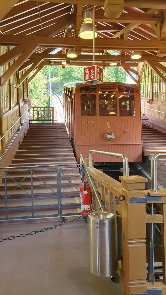 Die historische Bergbahn zum Königstuhl