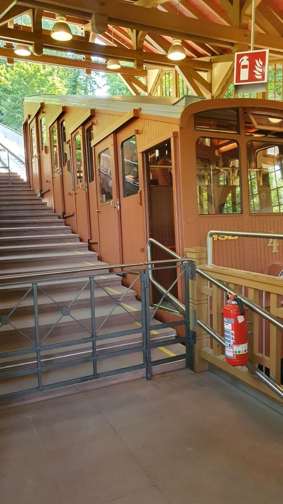 Die historische Bergbahn zum Königstuhl