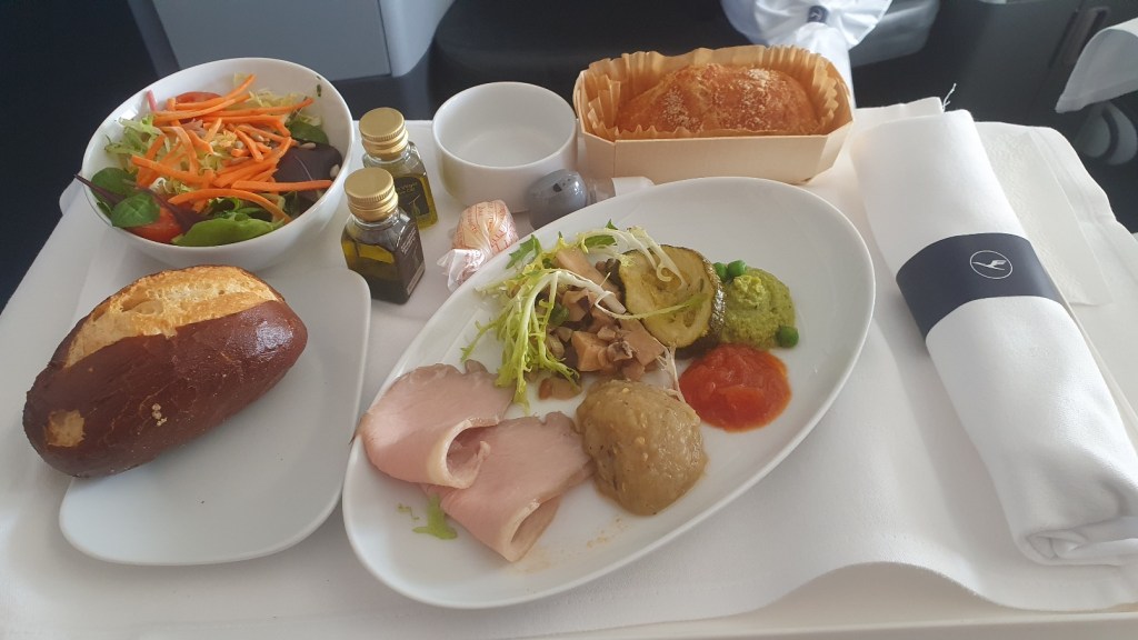 Vorspeise der Lufthansa Business Class mit Gruß aus der Küche