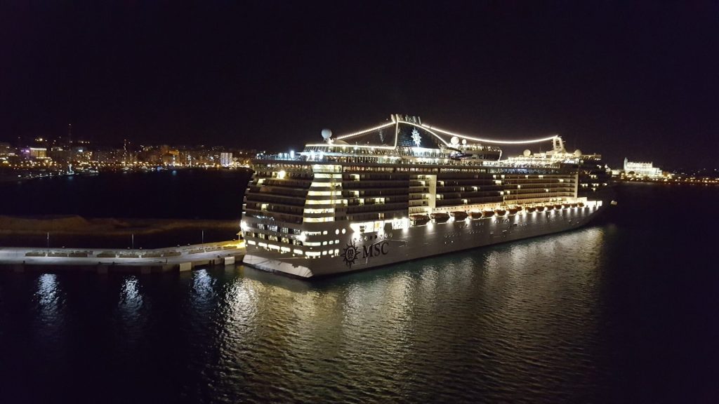 Abfahrt zur Kreuzfahrt östliches Mittelmeer mit der Mein Schiff 4