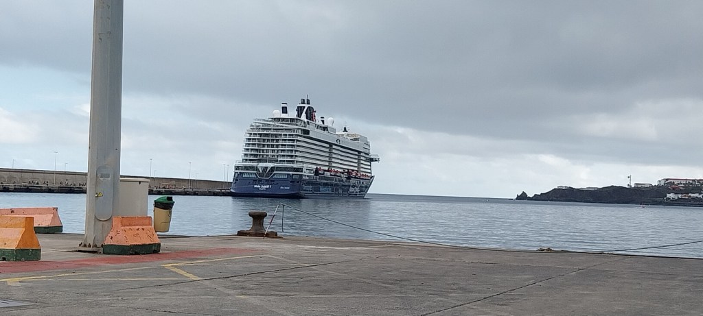 Mein Schiff 7 im Hafen von Santa Cruz auf La Palma