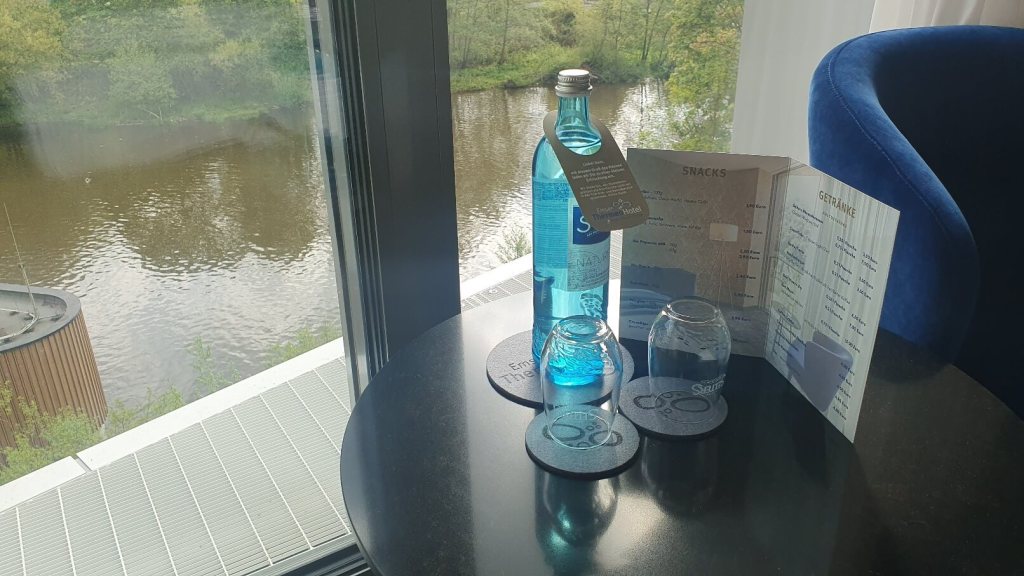 kostenlose Flasche Wasser im Hotel