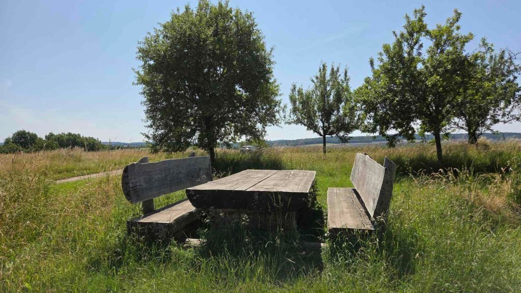 Picknick-Platz am Startpunkt zur Wanderung: Traumschleife Ehrbachklamm