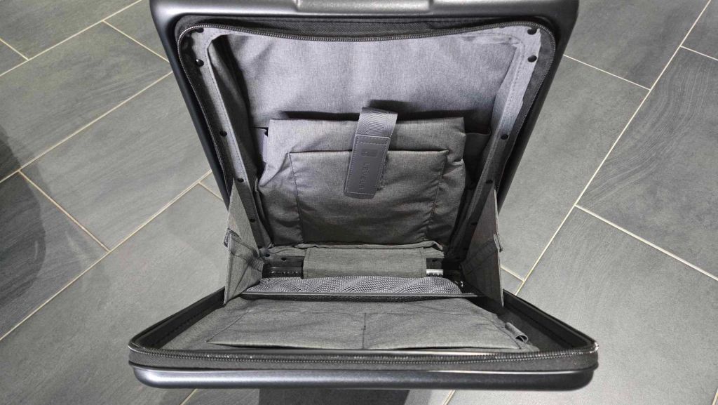 gesondertes Vorderfach für Notebook / Laptop