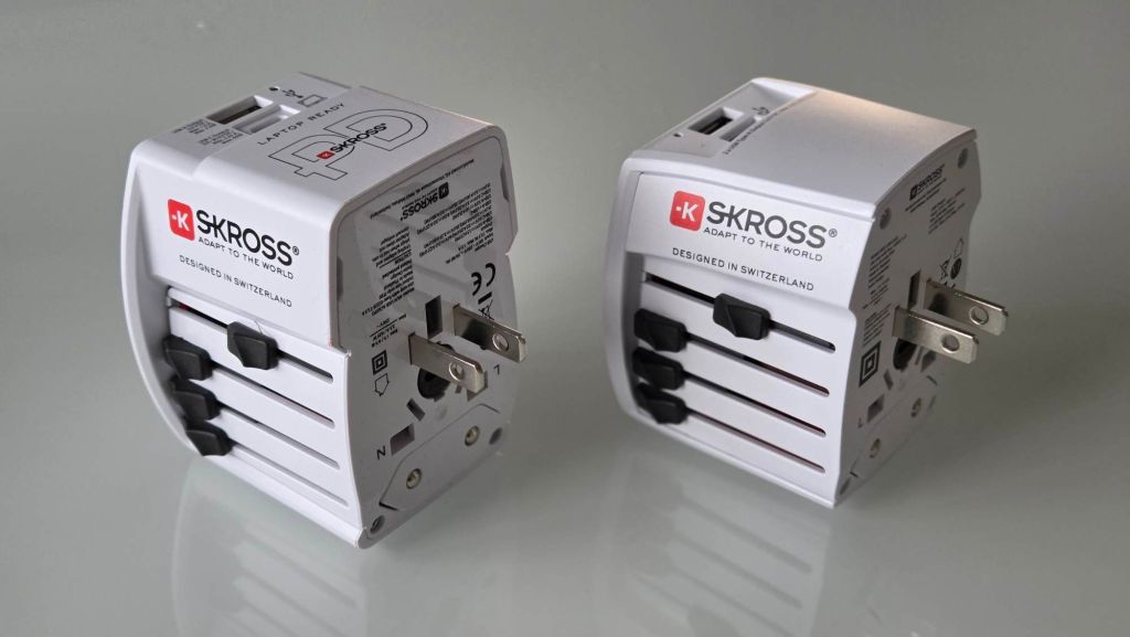 Universal-Weltadapter mit USB-A und USB-C Anschlüssen für Japan