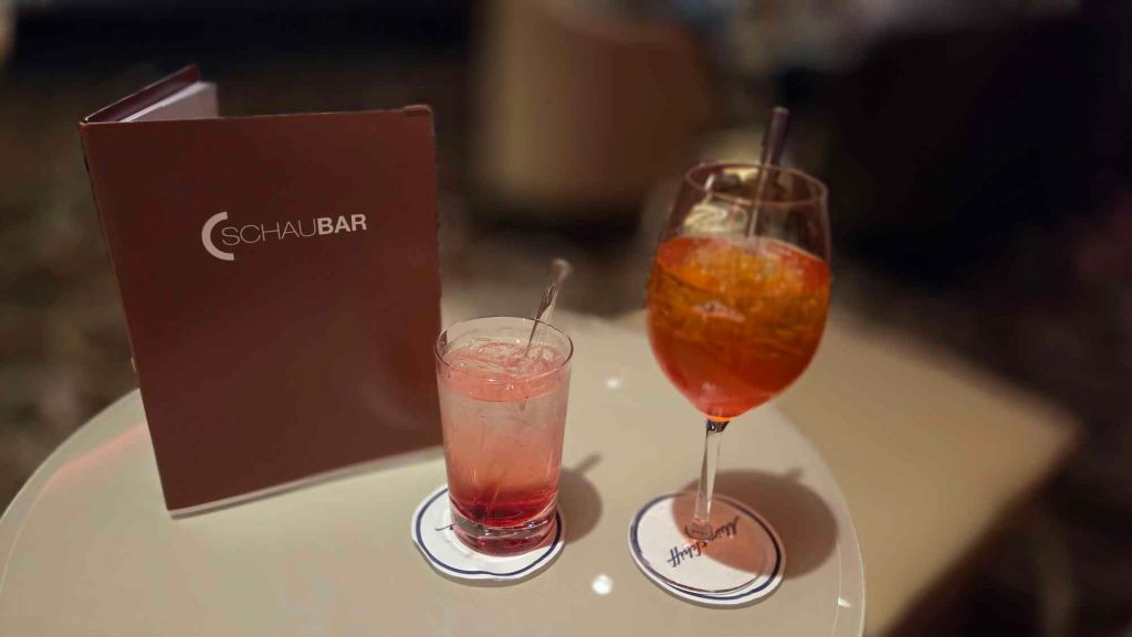 Prost auf eine schöne Kreuzfahrt mit der Mein Schiff