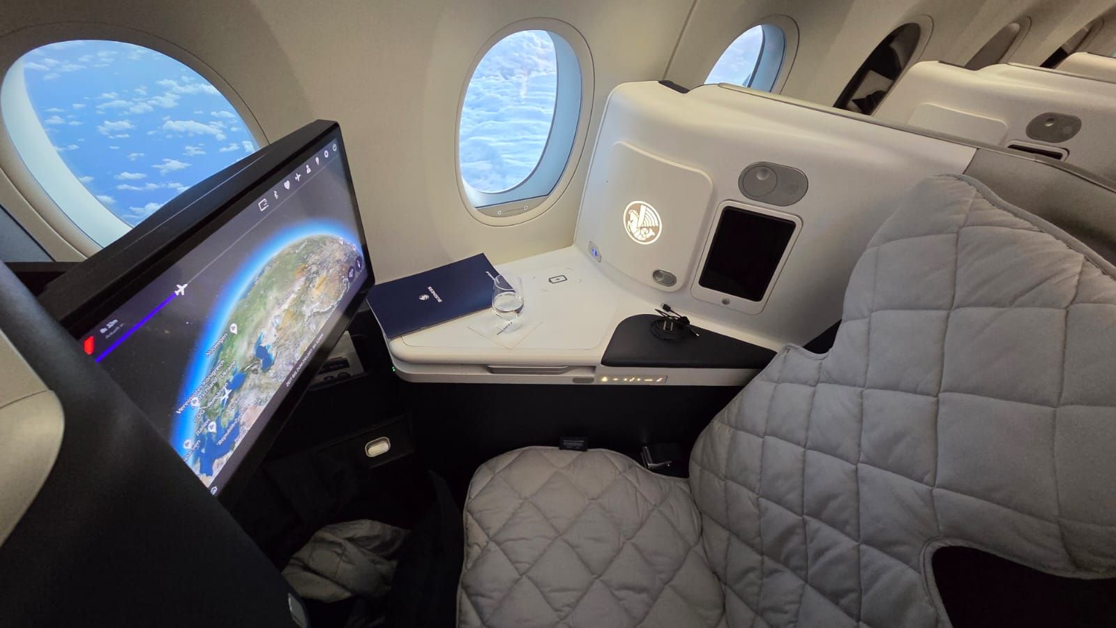 Air France Business Class A350-900 / Paris – Seoul