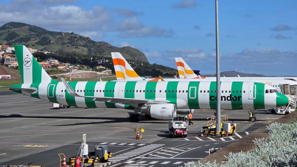 Condor A321 am Flughafen Funchal FNC