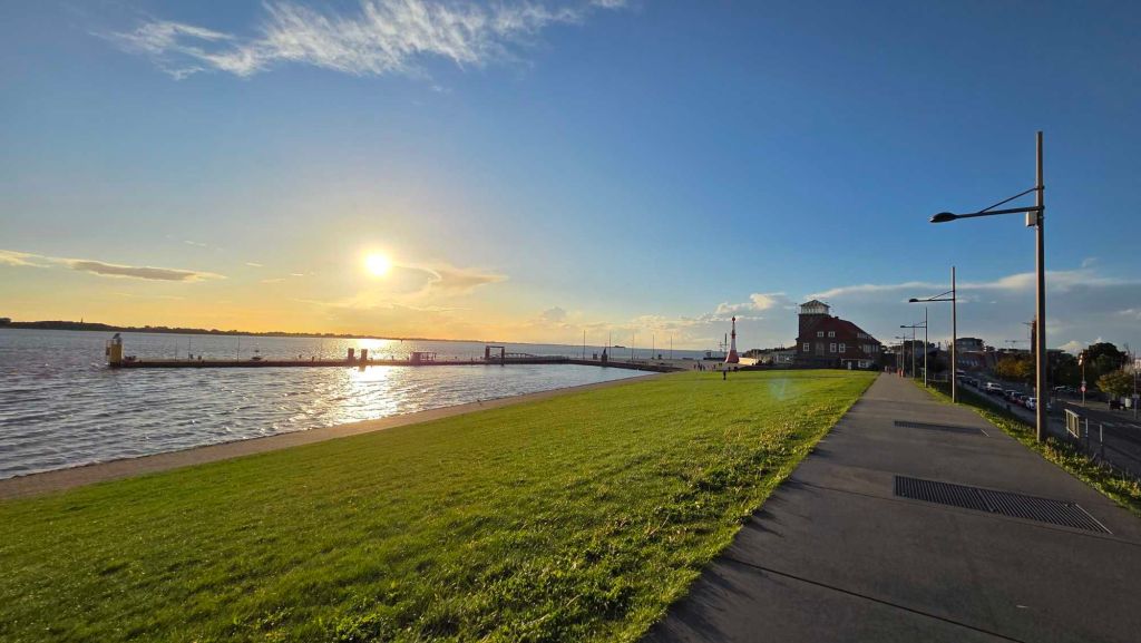 Uferbereich an der Wesel in Bremerhaven
