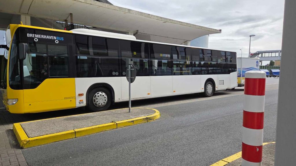 Hafenbus in Bremerhaven zum Start der Kreuzfahrt