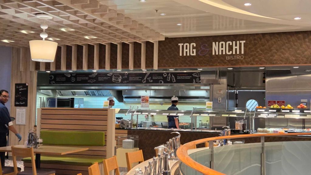 Tag & Nacht Bistro - 24 h essen auf dem Kreuzfahrtschiff