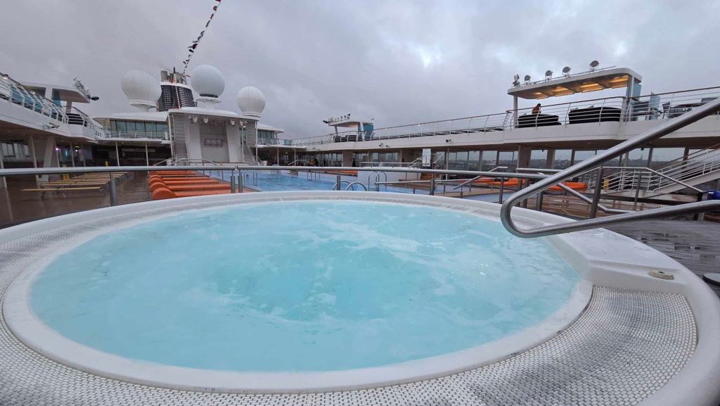 Wirlpool auf dem Pooldeck