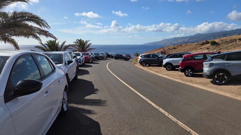 Parkplatzsituation am PR8 – Vereda da Ponta de São Lourenço