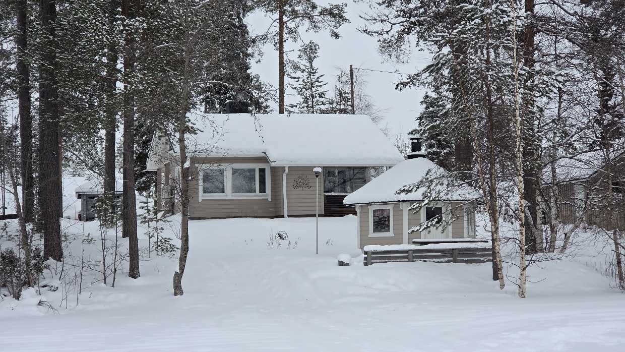 Villa Salme Unterkunft in Finnland im Schnee mit Sauna