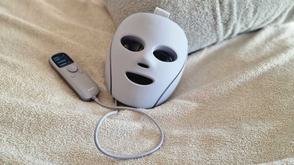 Shark Cryo Glow LED Maske mit Kühlfunktion im Detail