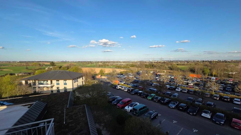 Der Parkplatz des Vital Hotel Frankfurt