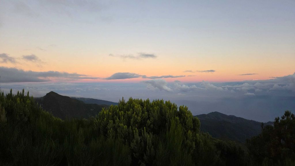 Wolkenmeer in den Bergen von Madeira nahe dem Pico Ruivo