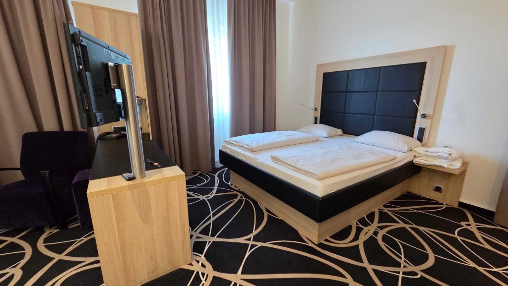 Großzügiges Superior Doppelzimmer mit Wohnbereich und Doppelbett
