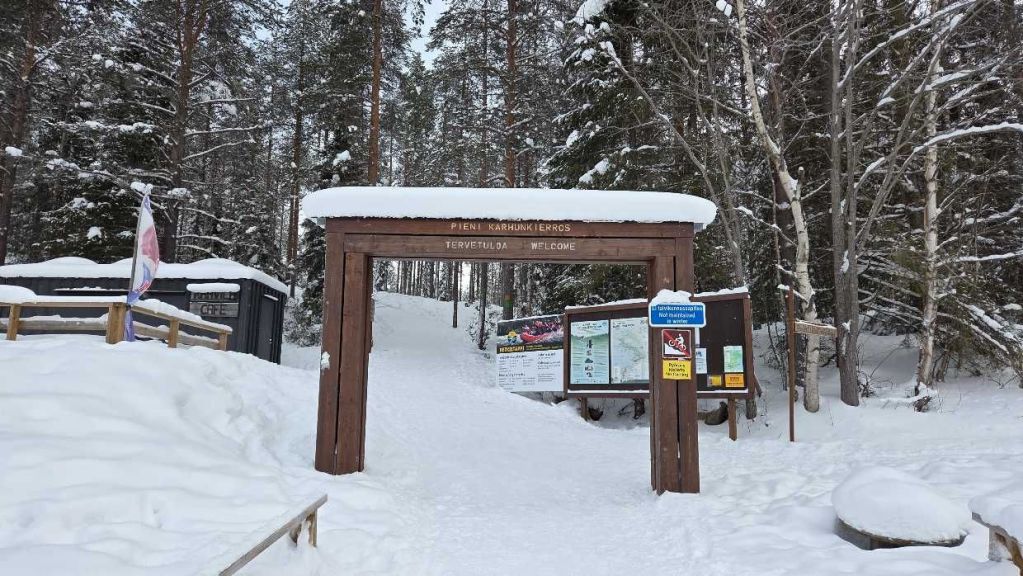Kleine Bärenrunde im Winter im Oulanka-Nationalpark in Finnland
